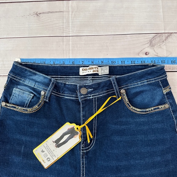 NWT Celebrity Ace Distressed Flare Jeans – Size 15/32 Stretch Western Dark Wash - Picture 6 of 8